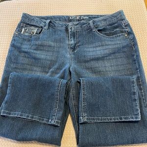Apt 9 Capri jeans size 12